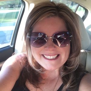 Meet your Posher, Jenifer